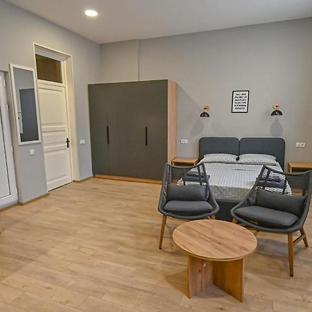 Big Studio Apt.On Liberty Square Tbilisi Exterior foto